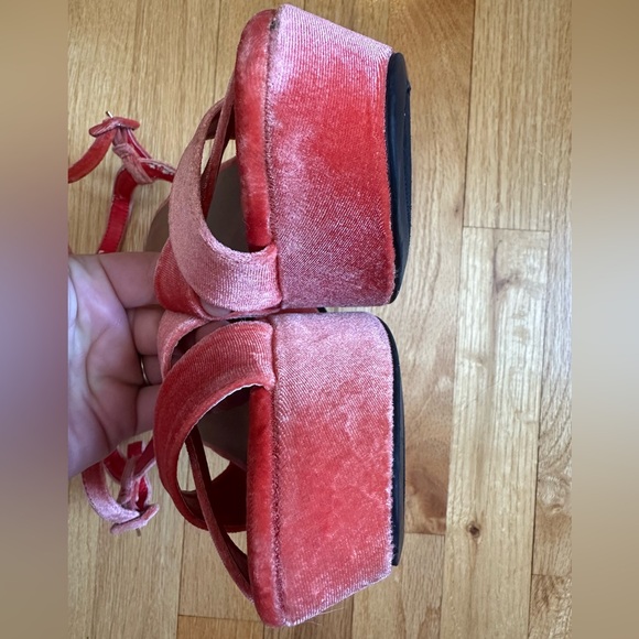 Platform Velvet Sandals in Sandbar Orange size 8 - Picture 8 of 8